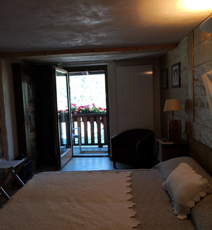 Trois Couronnes Bed & Breakfast di Charme主图