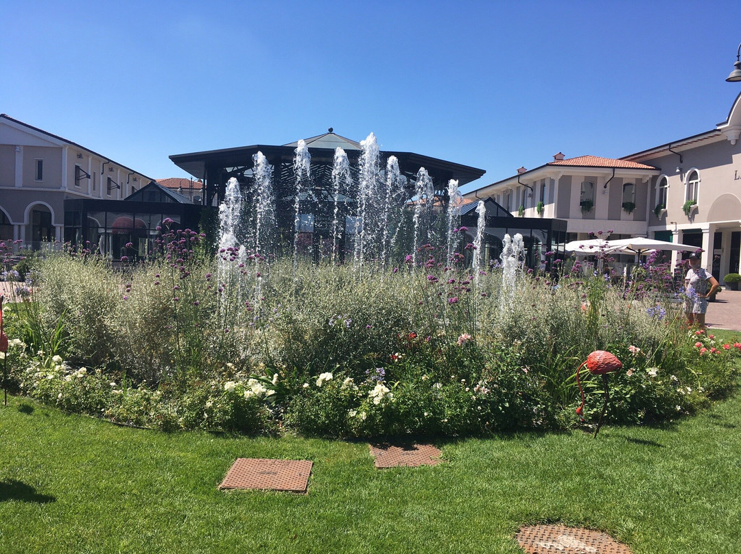 Mantova Village景点图片