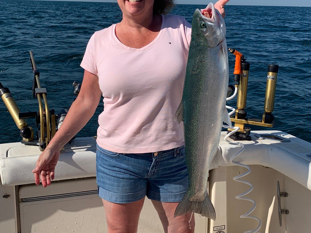 Salmon Hunter Charters-New Buffalo必去景点