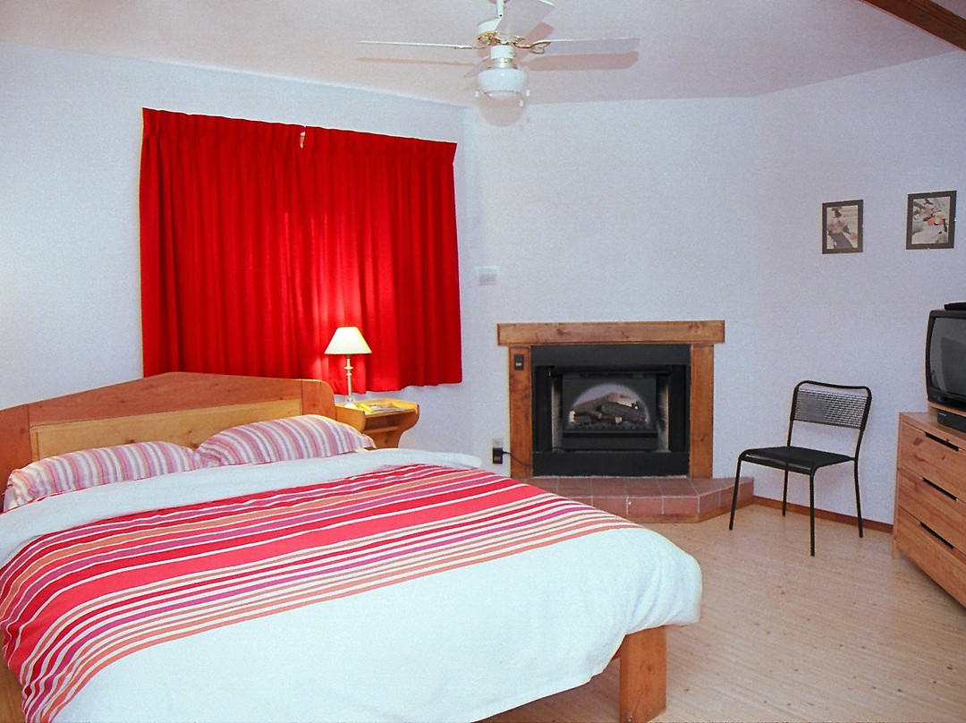 Boccalino Restaurant, Motel & Cabins主图