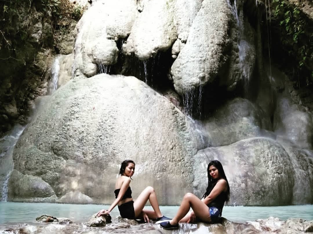 Aguinid Falls-参波恩必去景点