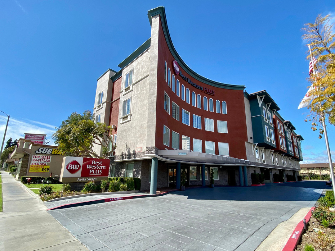 贝斯特韦斯特普拉斯阿维塔套房酒店主图