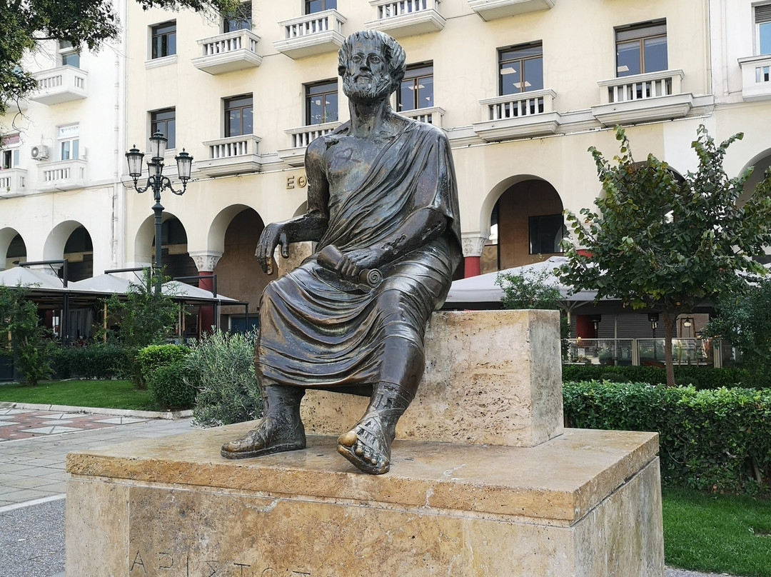 Statue of Aristotle景点图片