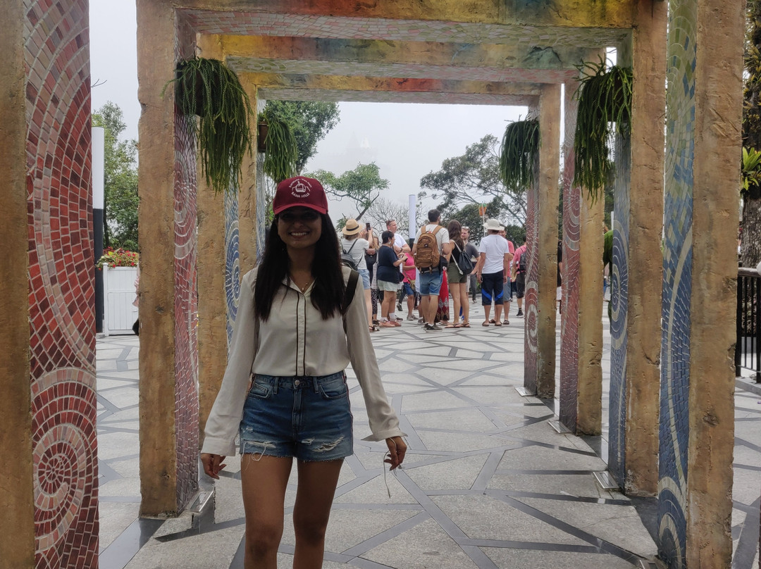 Golden Bridge-岘港必去景点