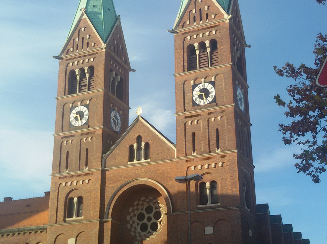 Franciscan Church-马里博尔必去景点