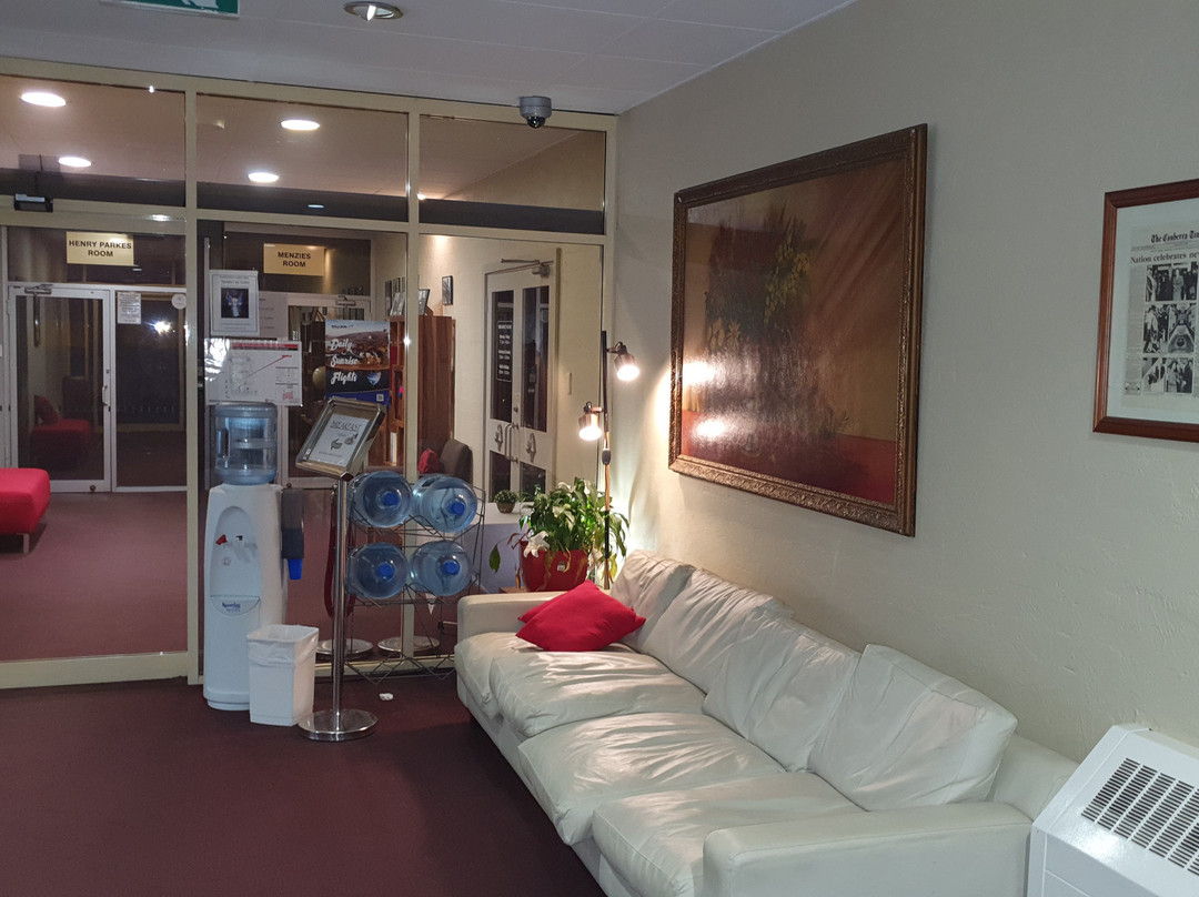 The Statesman Hotel主图