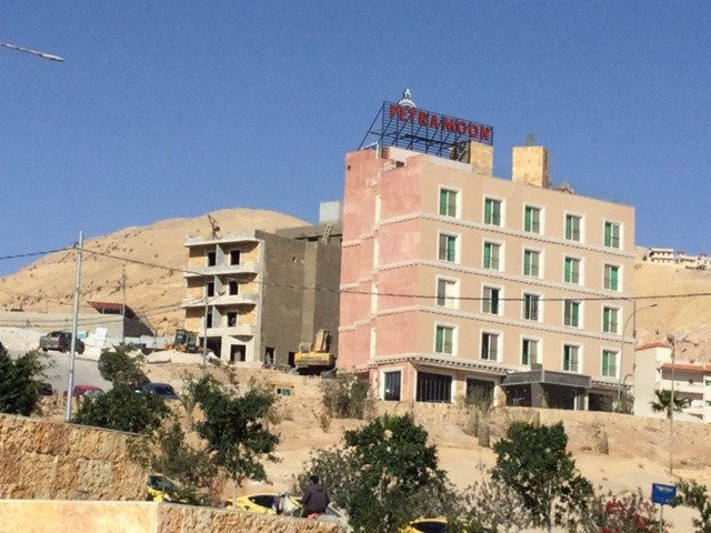 佩特拉月亮酒店主图