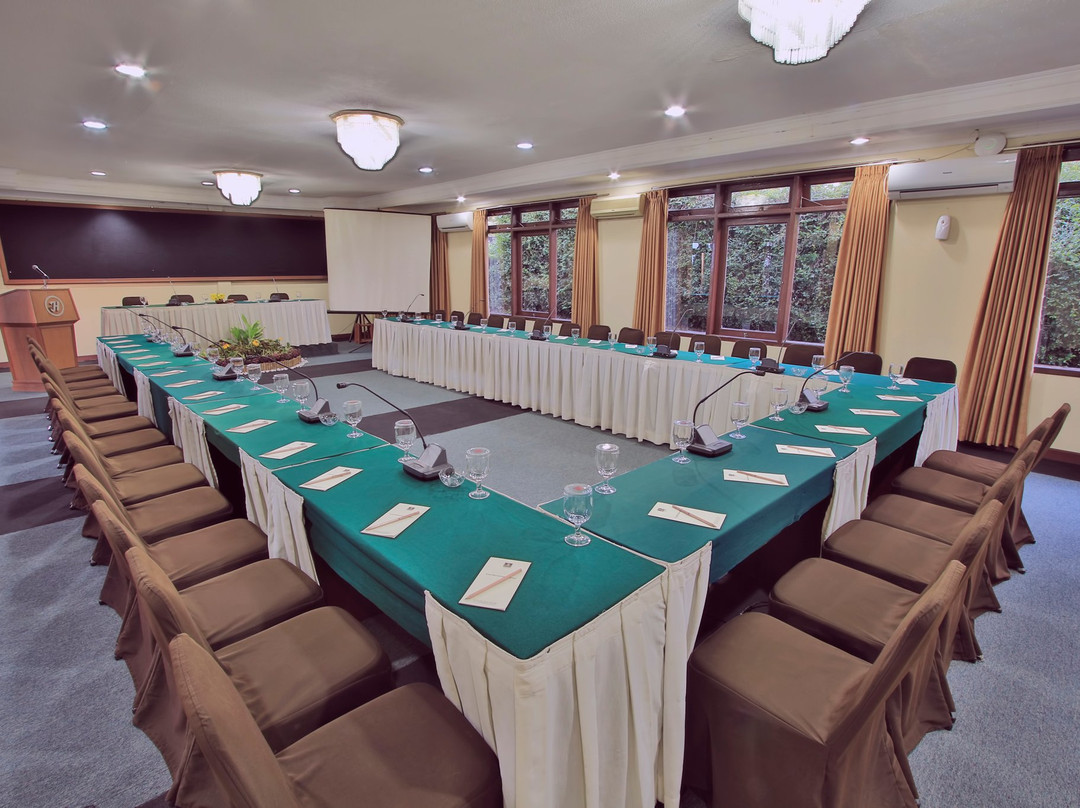 The Jayakarta Inn & Villas Cisarua, Mountain Resort & Spa主图