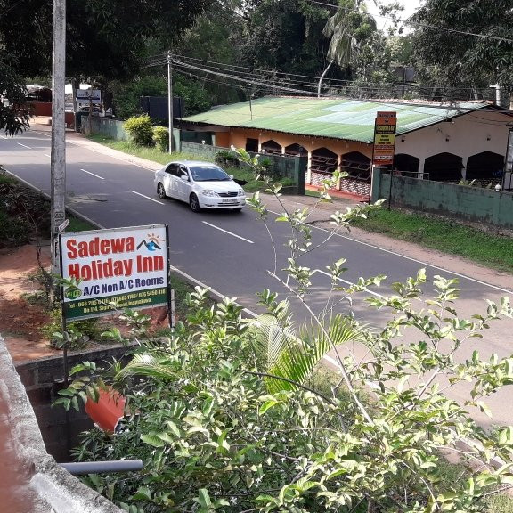 Sadewa Holiday Inn主图
