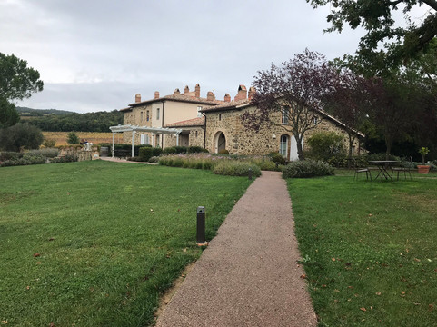 波德尔布里齐奥乡村民宿主图