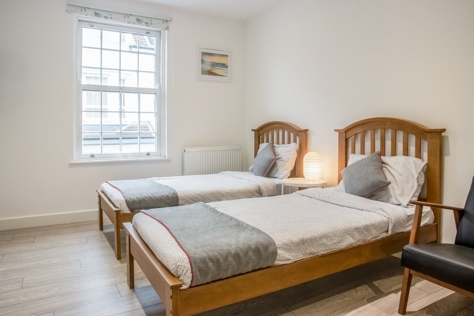 OYO Brunswick And Thorn主图