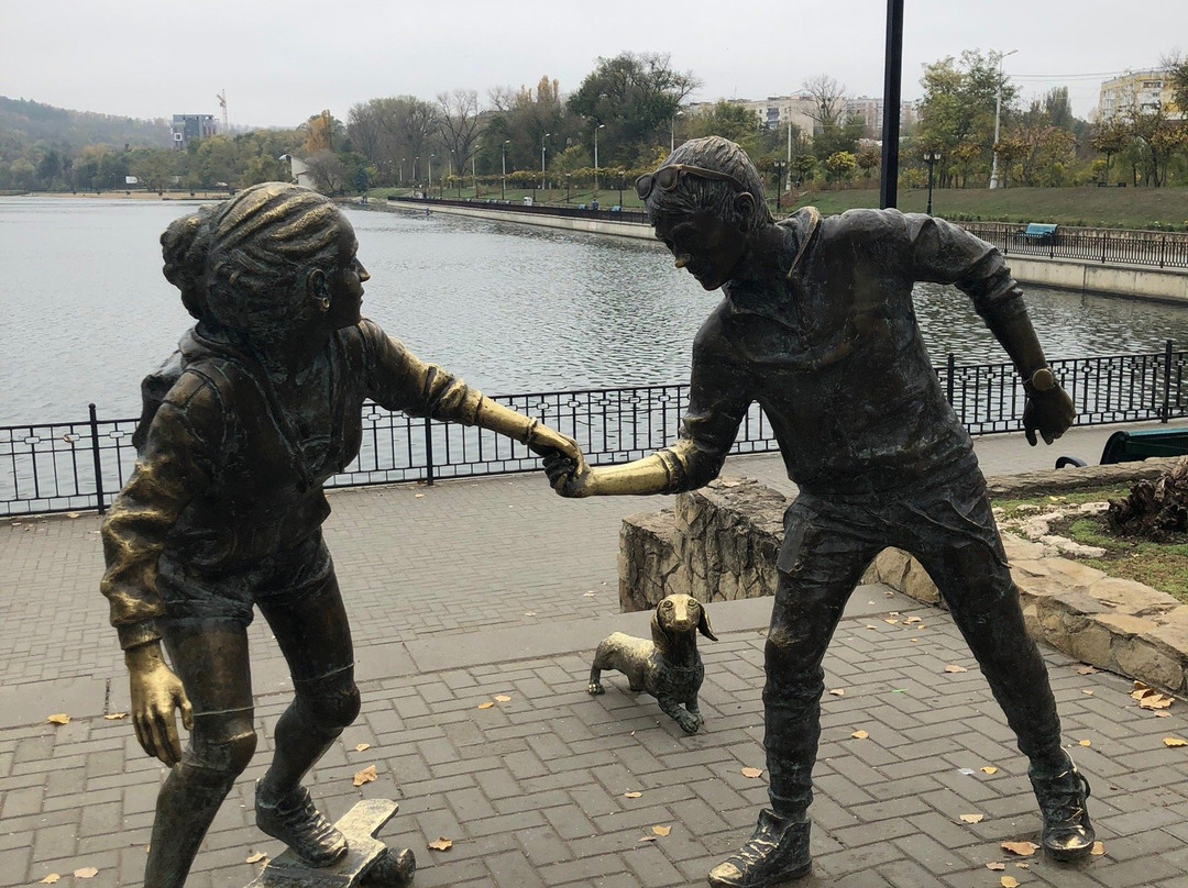 Sculpture of Skateboarders景点图片