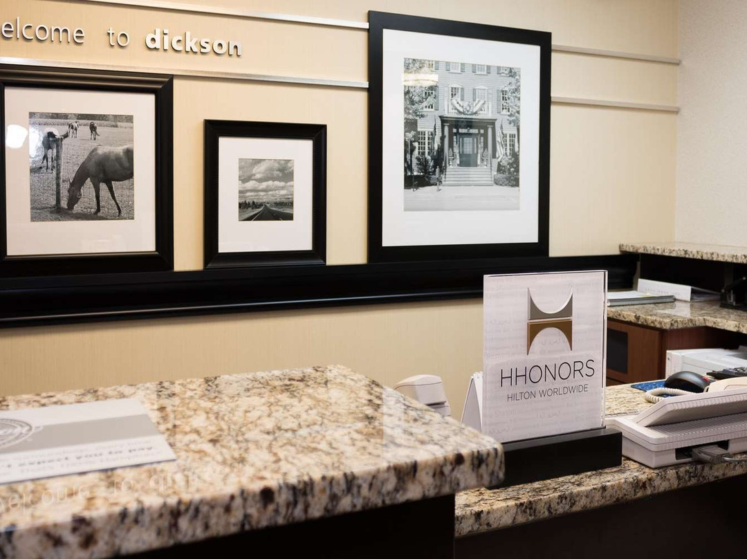 迪克森汉普顿酒店主图