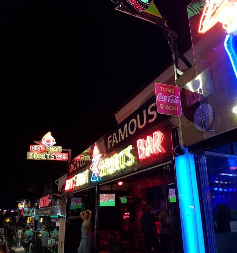 Hot Shot Sports Bar景点图片