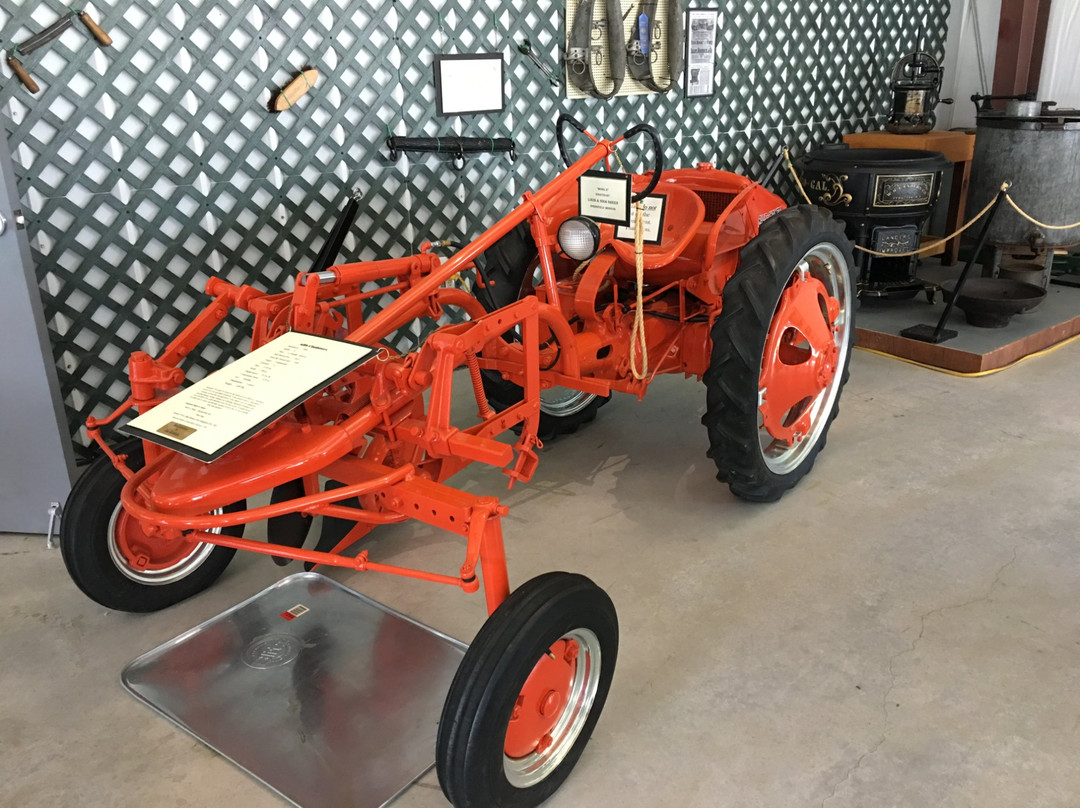 Gaetz Tractor Museum景点图片