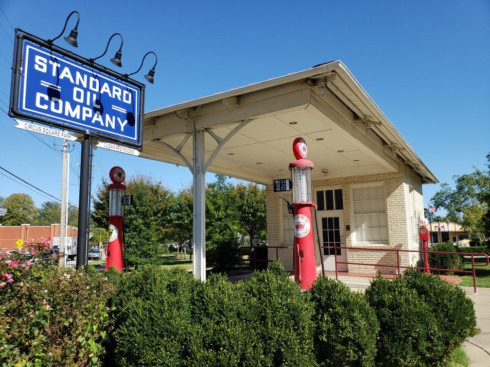 1921 Standard Oil Station