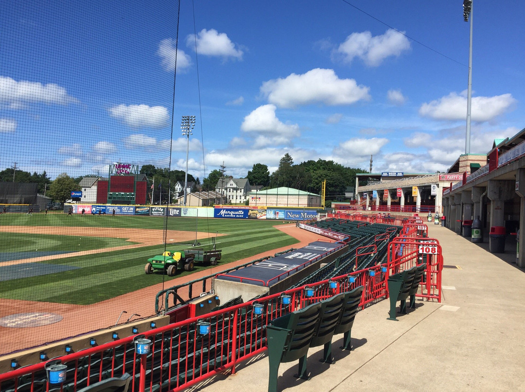 伊利旅游景点-UPMC Park