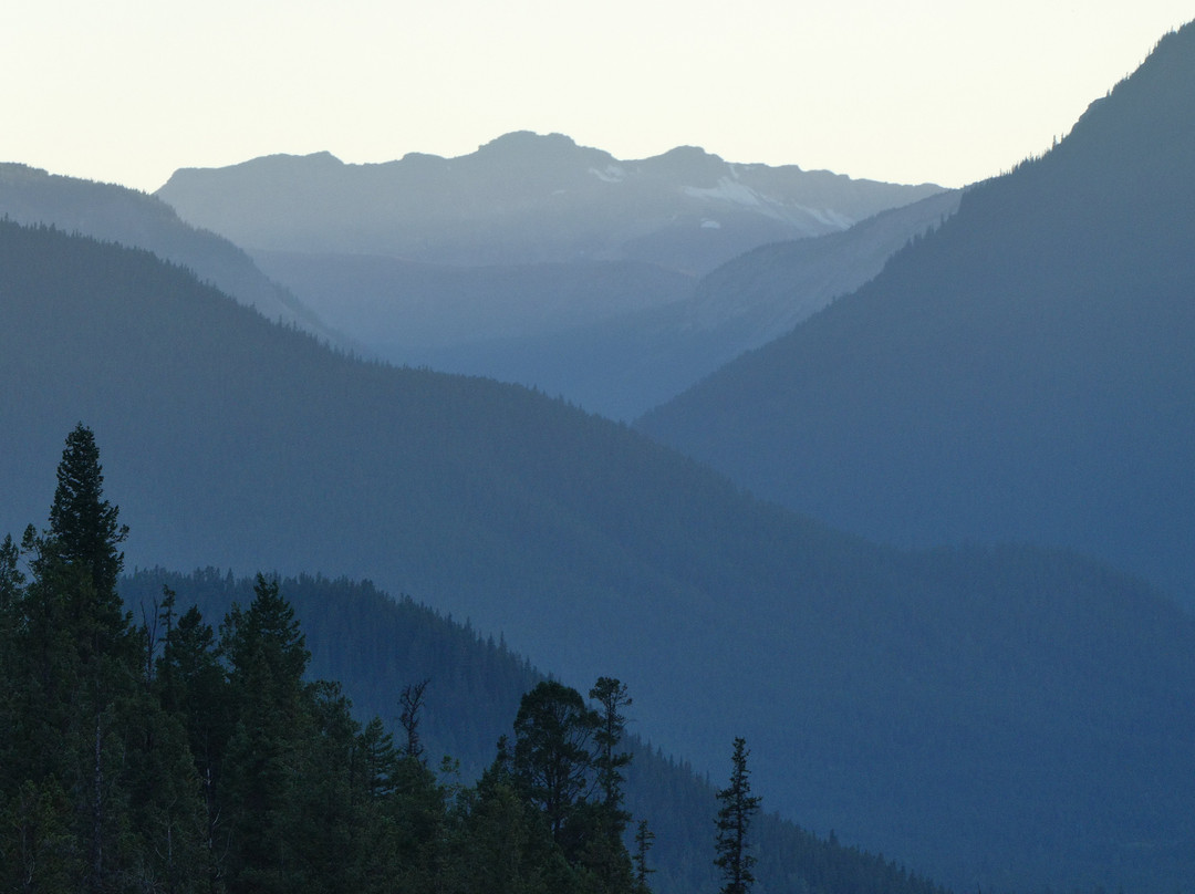 隧道山观光酒店主图