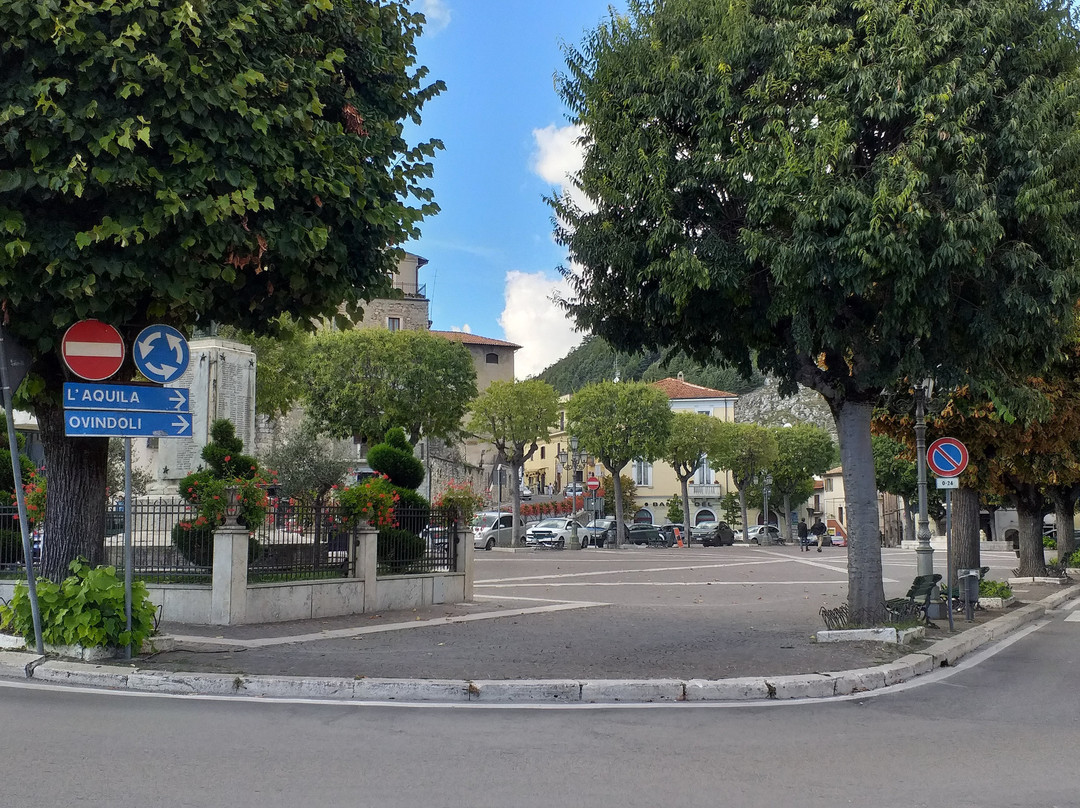 Piazza IV Novembre景点图片