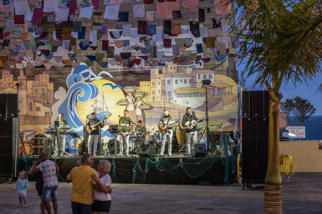 Lonja Pesquera-Los Abrigos必去景点