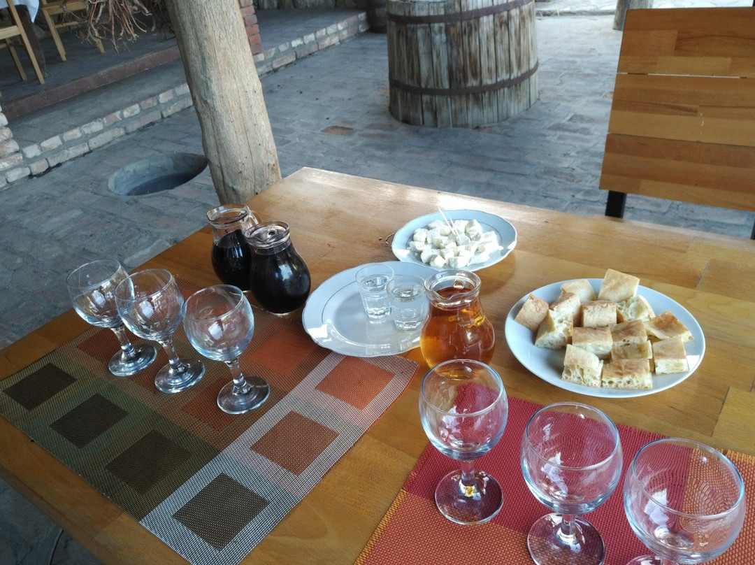 Twins Wine House主图