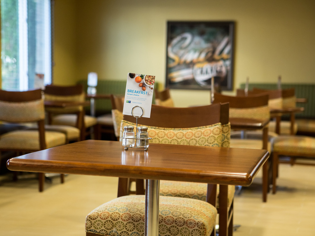 Holiday Inn Express & Suites Milford By IHG主图