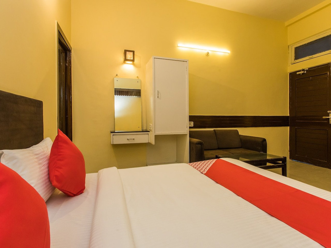OYO 15401 Hotel Surana Palace主图