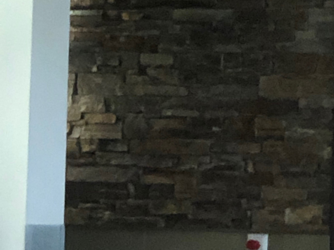 宫蒙塔尔酒店主图