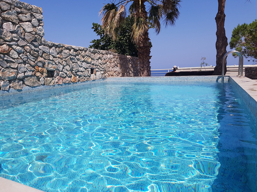 阿提尼亚温泉套房酒店主图