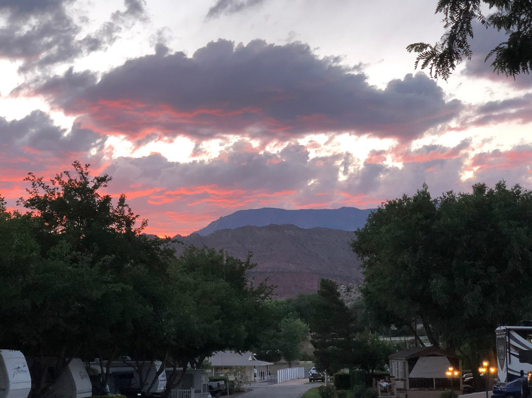 Leeds RV Park & Hotel