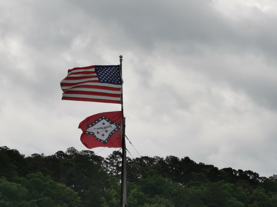 Lake Ouachita Shores Resort主图