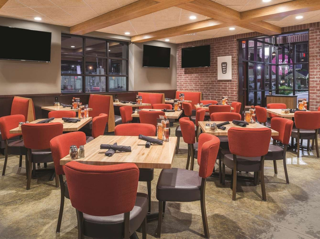 La Quinta Inn & Suites by Wyndham Joplin主图