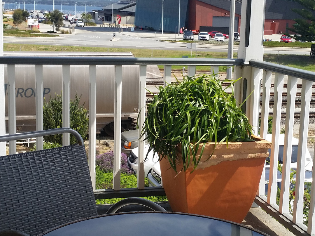 Foreshore Apartments主图