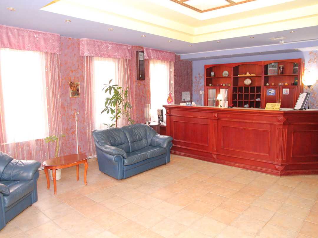 Hotel Four Crowns主图