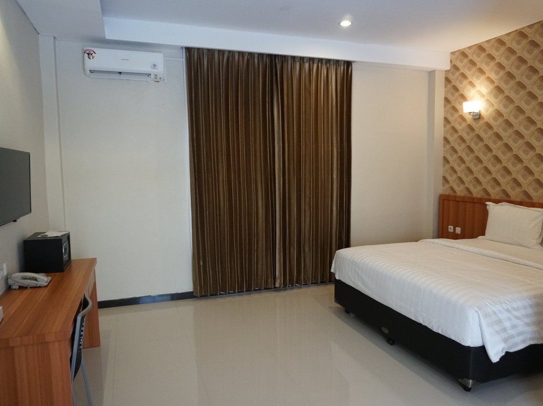 Go Hotel Maumere主图