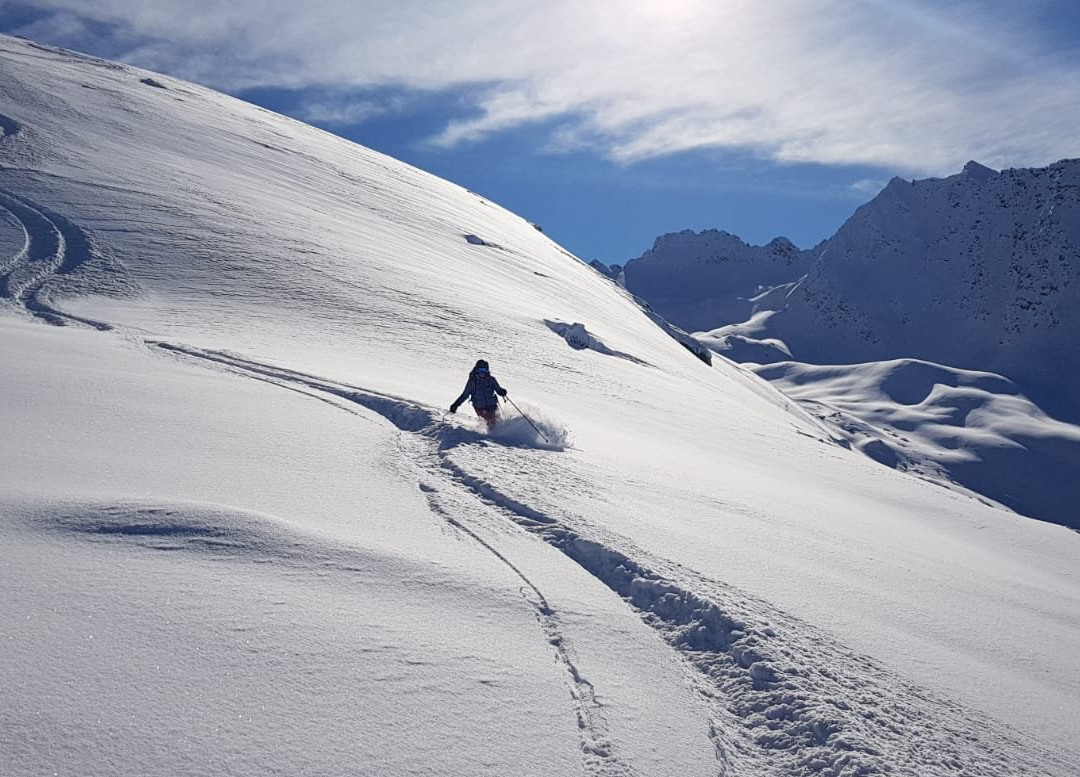 First Tracks Ski Coaching ESI景点图片
