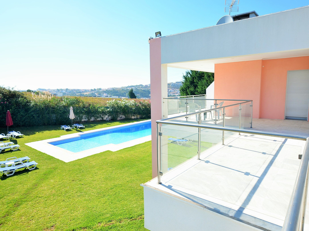 Hilltop Oasis - Lisbon Lux主图