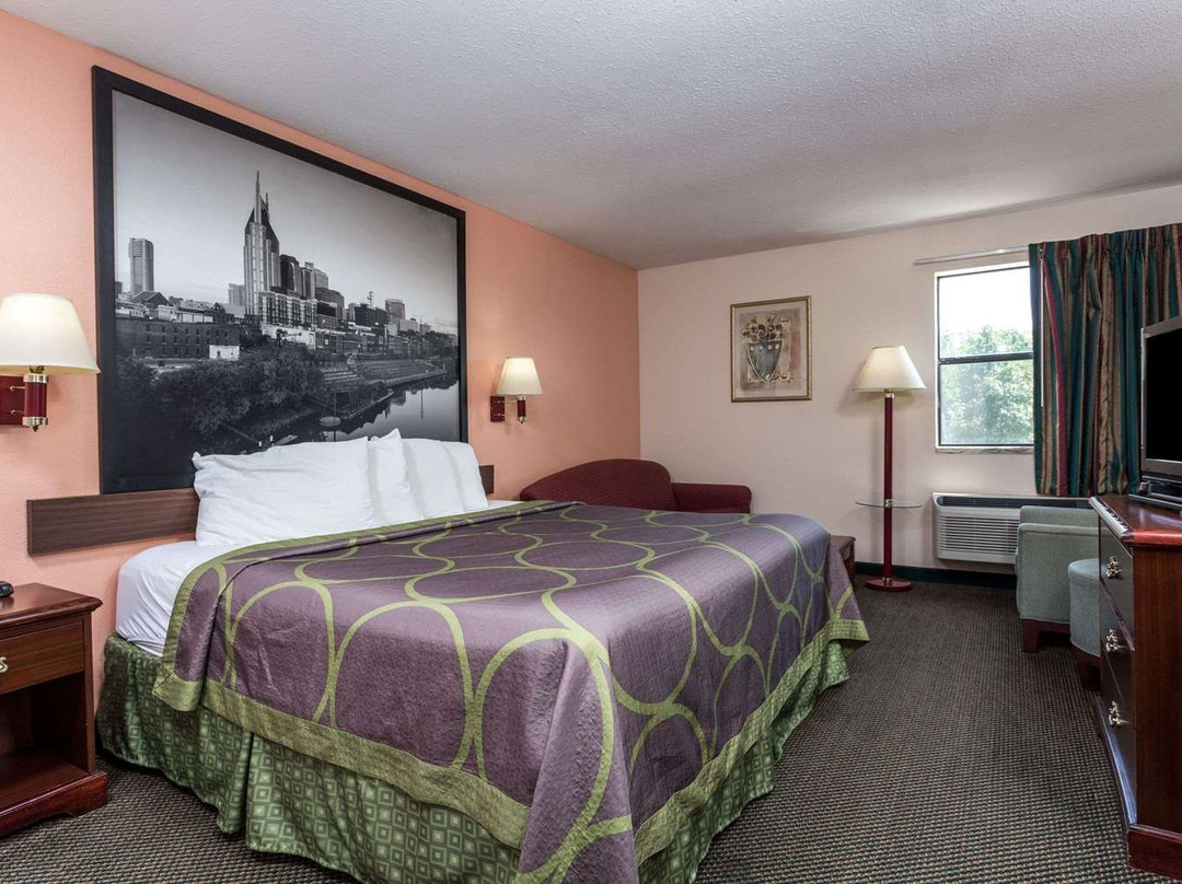 迪克森速8酒店主图