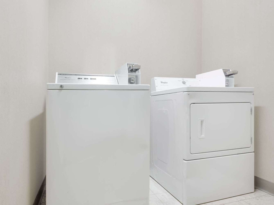 Days Inn by Wyndham Norton主图