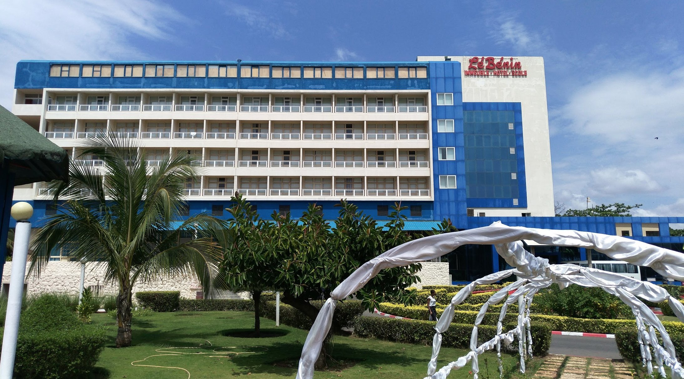 洛美中心宜必思酒店-官方