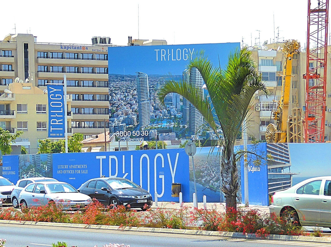 堪万神殿酒店主图