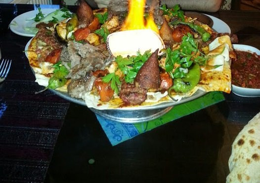 Turkgucu餐馆和美食-Bedir Sark Sofrasi