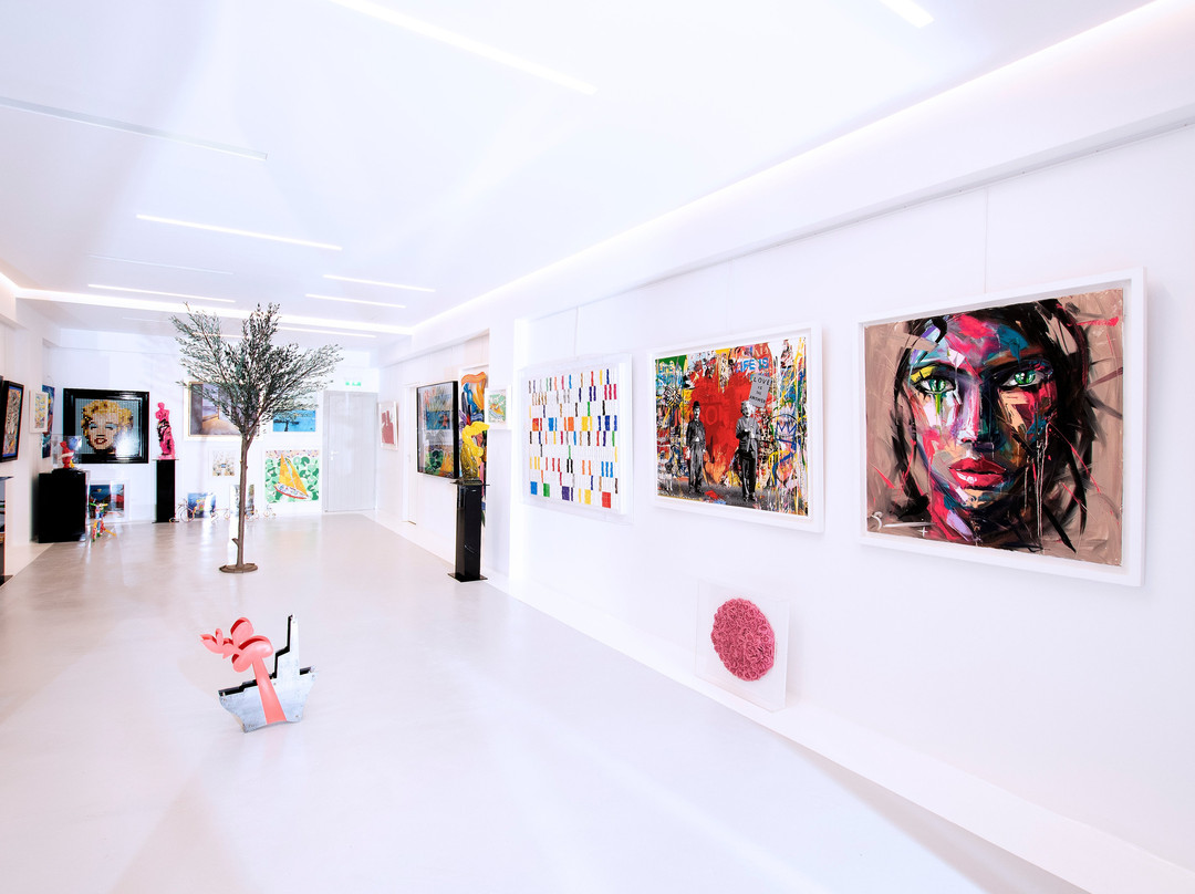 Kapopoulos Fine Arts Paros Gallery-纳乌萨必去景点