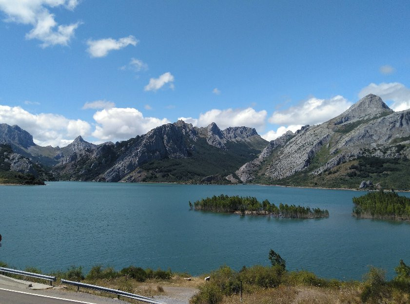 Embalse De Riaño景点图片