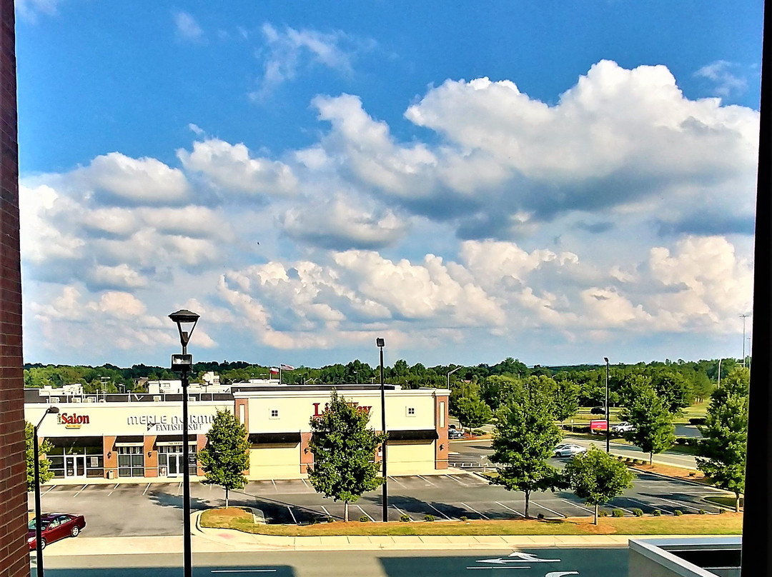 Drury Inn & Suites Burlington主图