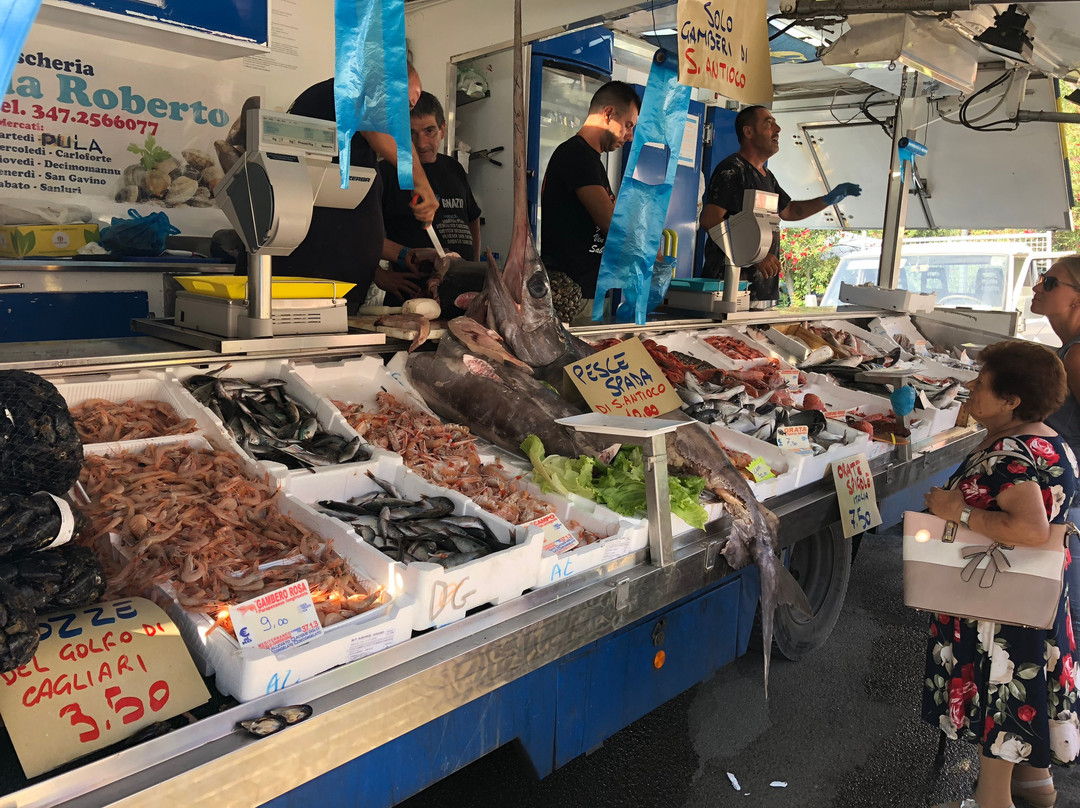 Mercato settimanale di Pula-卡利亚里省必去景点