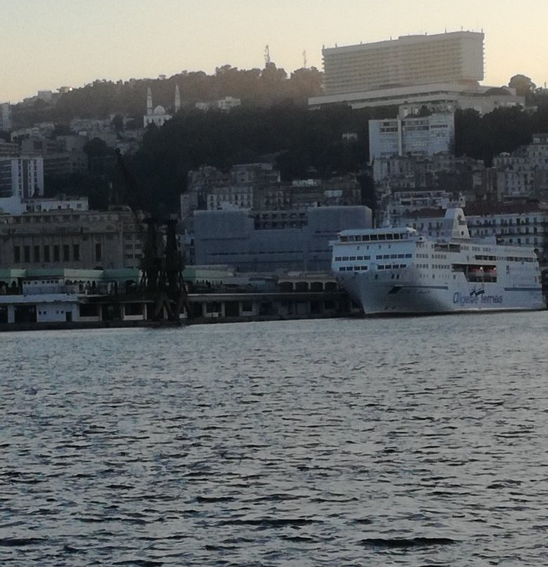 Port de la Madrague-Ain Benian必去景点