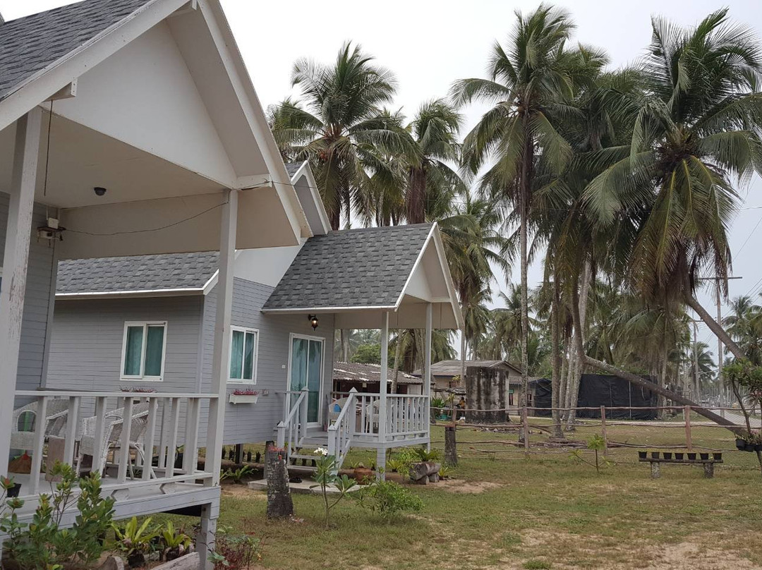 Baan Thon Beach Resort
