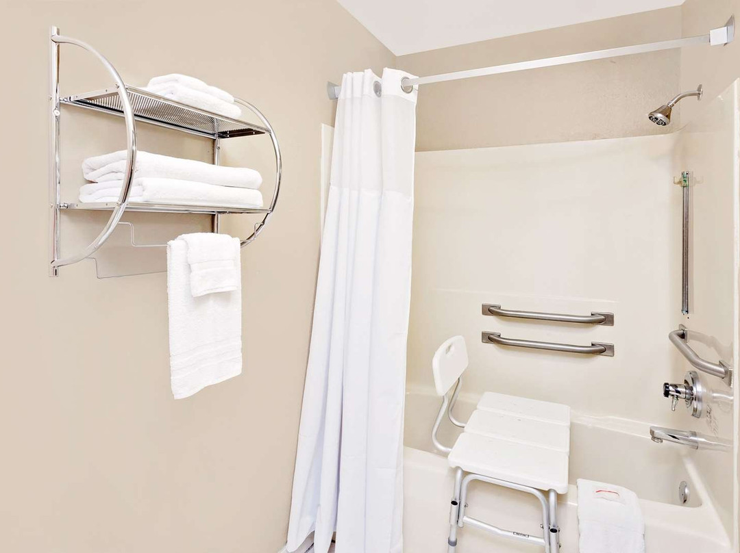 Super 8 by Wyndham Canton IL主图