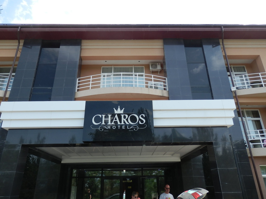 Charos Deluxe Resort主图